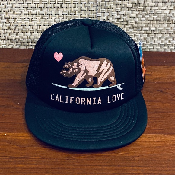California Scene Other - 🌟2xHP🌟California Love Grizzly Black Trucker Hat